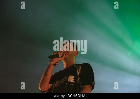 Jedburgh, Großbritannien. 31. August 2025. Beispiel tritt am zweiten Tag des EdgeFest 2025 in Lilliardsedge bei Jedburgh am 30. August 2025 auf. EdgeFest 2025, Musikfestival. Ein wachsendes Musikfestival in den schottischen Grenzen, das jetzt im dritten Jahr in Lilliardsedge in der Nähe von Jedburgh stattfindet. Musik und Unterhaltung für die ganze Familie, unter dem großen Dach. (Quelle: Rob Gray/Alamy Live News Stockfoto