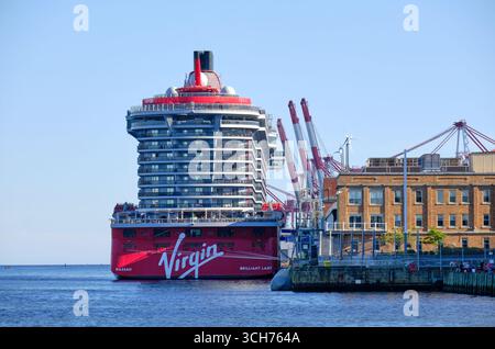 Halifax, Nova Scotia, Kanada. August 31 2025. Virgin Cruise's 'Brilliant Lady' Kreuzfahrtschiff legte bei seinem ersten Besuch in der Stadt vor seiner Jungfernfahrt Ende dieser Woche am Hafen von Halifax an. Stockfoto