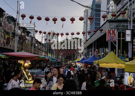 17. September 2025 geschäftiger Straßenmarkt in Kuala Lumpur Malaysia Stockfoto