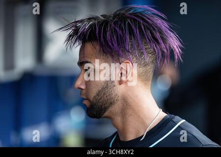 Arizona Diamondbacks Outfielder Lourdes Gurriel Jr. (12) während eines MLB-Spiels gegen die Los Angeles Dodgers am Samstag, den 30. August 2025, in Dodger Stadi Stockfoto