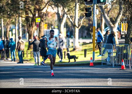 Der Sydney Marathon 2025 zog eine weltweite Gruppe von 35.000 Teilnehmern für seine erste Aufnahme als einer der Abbott World Marathon Majors an. Stockfoto