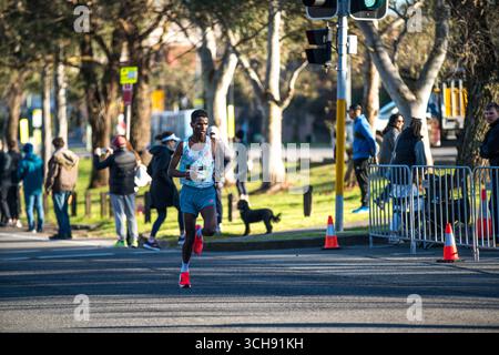 Der Sydney Marathon 2025 zog eine weltweite Gruppe von 35.000 Teilnehmern für seine erste Aufnahme als einer der Abbott World Marathon Majors an. Stockfoto