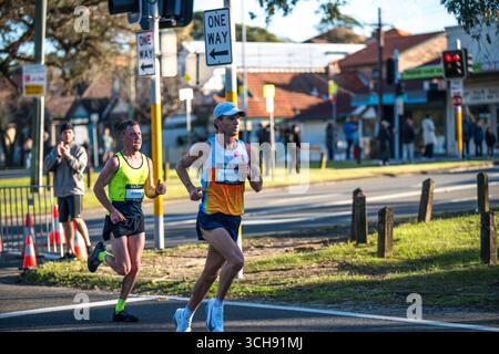 Der Sydney Marathon 2025 zog eine weltweite Gruppe von 35.000 Teilnehmern für seine erste Aufnahme als einer der Abbott World Marathon Majors an. Stockfoto