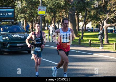 Der Sydney Marathon 2025 zog eine weltweite Gruppe von 35.000 Teilnehmern für seine erste Aufnahme als einer der Abbott World Marathon Majors an. Stockfoto