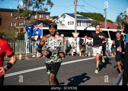 Der Sydney Marathon 2025 zog eine weltweite Gruppe von 35.000 Teilnehmern für seine erste Aufnahme als einer der Abbott World Marathon Majors an. Stockfoto