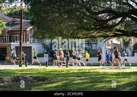 Der Sydney Marathon 2025 zog eine weltweite Gruppe von 35.000 Teilnehmern für seine erste Aufnahme als einer der Abbott World Marathon Majors an. Stockfoto