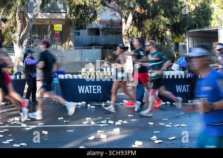 Der Sydney Marathon 2025 zog eine weltweite Gruppe von 35.000 Teilnehmern für seine erste Aufnahme als einer der Abbott World Marathon Majors an. Stockfoto