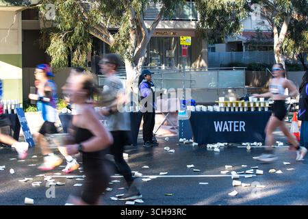 Der Sydney Marathon 2025 zog eine weltweite Gruppe von 35.000 Teilnehmern für seine erste Aufnahme als einer der Abbott World Marathon Majors an. Stockfoto