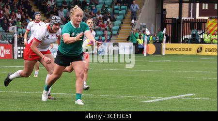 Northampton, Großbritannien. 31. August 2025. Die irische Cliodhna Moloney MacDonald (Exeter Chiefs) im Einsatz beim Spiel der Frauen-Rugby-Weltmeisterschaft 2025 Pool C zwischen Irland und Spanien in Franklin's Gardens, Northampton am 31. August 2025 Credit: Action Foto Sport/Alamy Live News Stockfoto