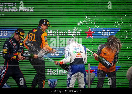 Niederlande, Niederlande. September 2025. Podium des Rennens: Oscar Piastri gewinnt den niederländischen GP vor Max Verstappen und Isack Hadjar, Zandvoort 28-31. August 2025. Formel-1-Weltmeisterschaft 2025. Quelle: Unabhängige Fotoagentur/Alamy Live News Stockfoto