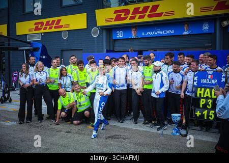 Niederlande, Niederlande. September 2025. Renn Bulls Team Fotofeier am Ende des Rennens, nach dem Podium von Isack Hadjar 3. Während des niederländischen GP, Zandvoort 28-31. August 2025. Formel-1-Weltmeisterschaft 2025. Quelle: Unabhängige Fotoagentur/Alamy Live News Stockfoto