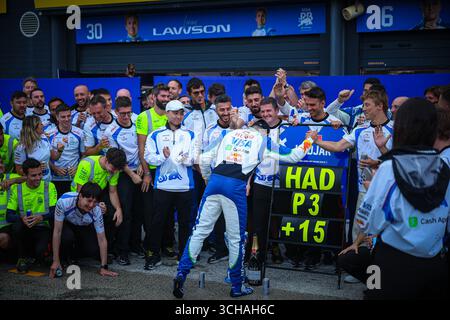 Niederlande, Niederlande. September 2025. Renn Bulls Team Fotofeier am Ende des Rennens, nach dem Podium von Isack Hadjar 3. Während des niederländischen GP, Zandvoort 28-31. August 2025. Formel-1-Weltmeisterschaft 2025. Quelle: Unabhängige Fotoagentur/Alamy Live News Stockfoto