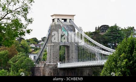Bristol, Großbritannien. September 2025. Arbeiter, die wichtige Reparaturen an der weltberühmten Clifton Suspension mitbringen. Die Brücke ist am freitag, den 5. September für 3 Tage für den gesamten Verkehr geschlossen. Bildnachweis: Robert Timoney/Alamy Live News Stockfoto