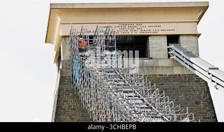 Bristol, Großbritannien. September 2025. Arbeiter, die wichtige Reparaturen an der weltberühmten Clifton Suspension mitbringen. Die Brücke ist am freitag, den 5. September für 3 Tage für den gesamten Verkehr geschlossen. Bildnachweis: Robert Timoney/Alamy Live News Stockfoto