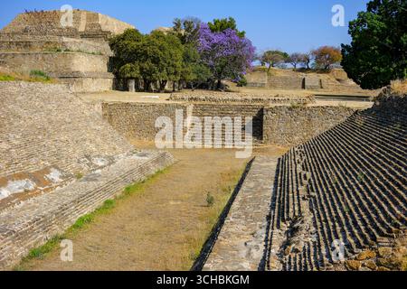 Oaxaca (Mexiko) – 1. März 2025: Monte Alban ist eine große präkolumbische archäologische Stätte im Bundesstaat Oaxaca (Mexiko). Stockfoto