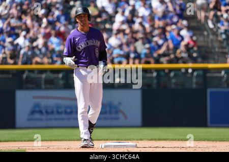 August 31 2025: Colorado zweiter Baseman Ryan Ritter (8) schlägt während des Spiels zwischen den Chicago Cubs und den Colorado Rockies im Coors Field in Denver Co. Ein Doppelspiel. David Seelig/Cal Sport Medi Stockfoto