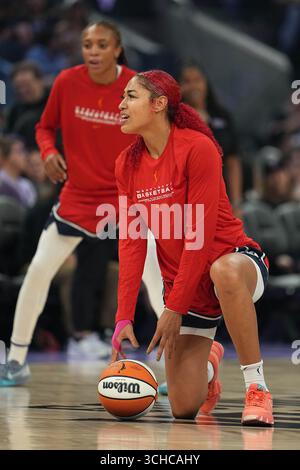 Washington Mystics Stürmer Shakira Austin (0) wärmt sich während des Vorspiels gegen die Golden State Walküren im Chase Center am Samstag, den 30. August 2025 in San Francisco auf. (Foto: Gerome Wright/Image of Sport) Stockfoto