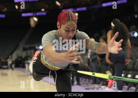 Washington Mystics Stürmerin Shakira Austin (0) arbeitete an ihrem Balancieren während des Vorspiels gegen die Golden State Walküren im Chase Center am Samstag, den 30. August 2025 in San Francisco. (Foto: Gerome Wright/Image of Sport) Stockfoto