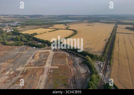 Blick aus der Vogelperspektive ca. südöstlich (von oberhalb der Station Kempston Hardwick) auf den geplanten Freizeitpark der Universal Studios in der Nähe von Bedford, Großbritannien. Stockfoto