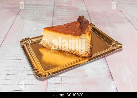 Wichtiger Käsekuchen: Mehl, Ei, Käse und Zucker - das magische Quartett des Geschmacks Stockfoto