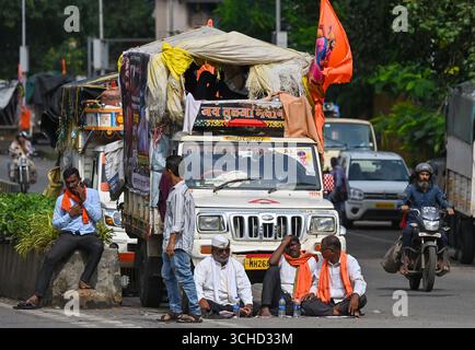 MUMBAI, INDIEN – 1. SEPTEMBER: Unterstützer und Mitglieder der Maratha-Gemeinschaft versammelten sich in Azad Maidan, um den Maratha-Quotenaktivisten Manoj Jarange Patil während seines Hungerstreiks zu unterstützen, um am 1. September 2025 in Mumbai, Indien, eine Maratha-Reservierung unter OBC-Quote zu fordern. (Foto: Raju Shinde/Hindustan Times/SIPA USA) Credit: SIPA USA/Alamy Live News Stockfoto