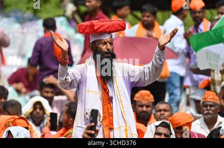 MUMBAI, INDIEN – 1. SEPTEMBER: Unterstützer und Mitglieder der Maratha-Gemeinschaft versammelten sich in Azad Maidan, um den Maratha-Quotenaktivisten Manoj Jarange Patil während seines Hungerstreiks zu unterstützen, um am 1. September 2025 in Mumbai, Indien, eine Maratha-Reservierung unter OBC-Quote zu fordern. (Foto: Raju Shinde/Hindustan Times/SIPA USA) Credit: SIPA USA/Alamy Live News Stockfoto