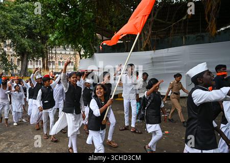 MUMBAI, INDIEN – 1. SEPTEMBER: Unterstützer und Mitglieder der Maratha-Gemeinschaft versammelten sich in Azad Maidan, um den Maratha-Quotenaktivisten Manoj Jarange Patil während seines Hungerstreiks zu unterstützen, um am 1. September 2025 in Mumbai, Indien, eine Maratha-Reservierung unter OBC-Quote zu fordern. (Foto: Raju Shinde/Hindustan Times/SIPA USA) Credit: SIPA USA/Alamy Live News Stockfoto
