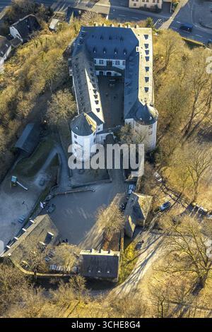 Luftaufnahme, Schloss Bilstein, Jugendherberge und historische Sehenswürdigkeit, Bilstein, Lennestadt, Sauerland, Nordrhein-Westfalen, Deutschland, Castle, DE, DJH Sie Stockfoto