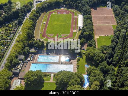 Luftaufnahme, Gladbeck Freibad und Gladbeck Stadion - Vestische Kampfbahn, Butendorf, Gladbeck, Ruhrgebiet, Nordrhein-Westfalen, Germa Stockfoto