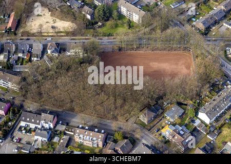 Luftaufnahme, Aschenfeld Sportplatz Dorstener Straße Ecke Tunnelstraße, umgeben von Bäumen, Zweckel, Gladbeck, Ruhrgebiet, Nordrhein-Westphal Stockfoto