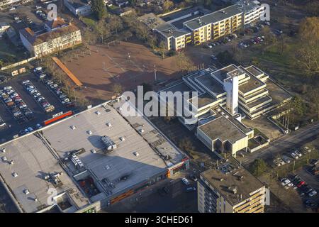 Blick aus der Vogelperspektive, Hoeveler Markt und Rathaus mit Terrassen, auf der linken Seite Rathaus-Center, Bockum-Hoevel, Hamm, Ruhr Stockfoto
