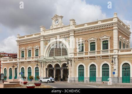Art Noveau Bahnstation Eingang in Cartagena, Murcia. Spanien Stockfoto