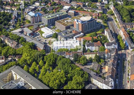 Luftaufnahme, Bergmannsheil Krankenhaus, BG Klinik und Universitätsklinik der Ruhr Universität Bochum mit Hubschrauberlandeplatz, Südstadtzentrum, Bochum, Ruhr sind Stockfoto