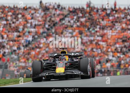 Niederlande, 31. August 2025. Formel 1 großer Preis von Heineken Dutch 2025 auf dem Circuit Zandvoort in Zandvoort, Niederlande. Im Bild: Max Verstappen aus den Niederlanden, der während des Rennens auf dem Oracle Red Bull Racing RB21 fuhr © Piotr Zajac/Alamy Live News Stockfoto