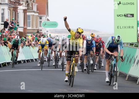 Suffolk, Großbritannien. September 2025. Olav Kooj gewann Etappe 1 bei Southwold Suffolk 21. Tour of Britain Stage 1: Woodbridge nach Southwold, Großbritannien. September 2025. Tord GUDMESTAD Credit: GUE Studios/Alamy Live News Stockfoto