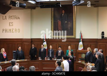 Nicht exklusiv: (L-R) Kongressabgeordneter Sergio Gutierrez von der Partei Movimiento de Regeneracion Nacional (Morena), mexikanische Präsidentin Claudia Sheinbaum Pa Stockfoto