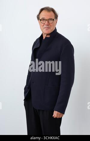 Venedig, Italien. September 2025. Sebastian Koch posiert beim Fotoaufruf von „Etty“ während des 82. Internationalen Filmfestivals von Venedig im Palazzo del Casino am Lido in Venedig, Italien, am 2. September 2025. Quelle: dpa/Alamy Live News Stockfoto