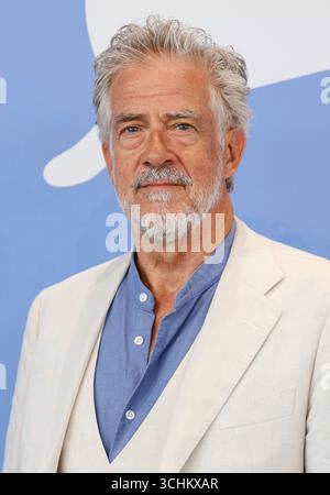 Venedig, Italien. September 2025. Leopold White posiert beim Fotoaufruf von „Etty“ während des 82. Internationalen Filmfestivals von Venedig im Palazzo del Casino am Lido in Venedig, Italien, am 2. September 2025. Quelle: dpa/Alamy Live News Stockfoto