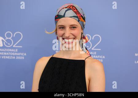 3. September 2025, Venedig, Veneto, Italien: FANNI WROCHNA beim Fotobesuch zum Film „Duse“ beim 82. Venedig Filmfestival im Lido von Venedig. (Kreditbild: © Mickael Chavet/ZUMA Press Wire) NUR REDAKTIONELLE VERWENDUNG! Nicht für kommerzielle ZWECKE! Stockfoto