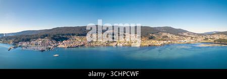Wunderschöner Panoramablick auf combarro, berühmtes Touristenziel in pontevedra, Spanien. Hochwertige Fotos Stockfoto