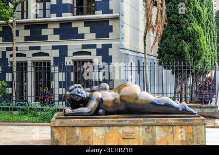 Bronzeskulptur auf der Plaza Botero in Medellin, Kolumbien Stockfoto