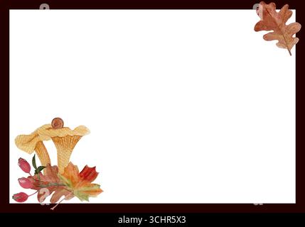 Pfifferling-Pilze, Schnecke, Hagebutten, Eichenblatt auf weißem Hintergrund. Handgemalte Herbstkartenschablone mit dunklem Rand, perfekt für Einladungen Stockfoto