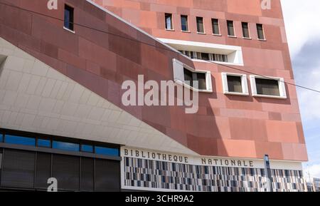 LUXEMBURG, EUROPA - 1. SEPTEMBER 2025 - Moderne Architektur der Bibliothèque nationale in Luxemburg-Stadt, Luxemburg Stockfoto