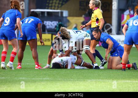 Exeter, Devon, Großbritannien. 31. August 2025. Damen Rugby World Cup Pool D: Frankreich gegen Brasilien im Sandy Park, Exeter. Im Bild: Yaras brasilianischer Ruck. Hinweis: Nidpor/Alamy Live News Stockfoto