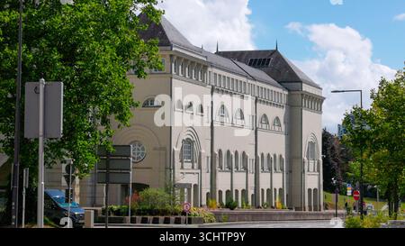 LUXEMBURG, EUROPA - 1. SEPTEMBER 2025 - modernes Regierungsgebäude mit Sitz des Ministeriums für nachhaltige Entwicklung und Infrastruktur in Luxemburg C Stockfoto