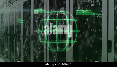 Eine grüne holografische Kugel, die über den Server-Racks im Rechenzentrum schwebt, mit LED-Anzeigen Stockfoto