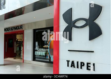 Under Armour Flagship Store im Viertel Shihlin in Taipei, Taiwan; Under Armour ist ein US-amerikanisches Sportbekleidungsunternehmen. Stockfoto