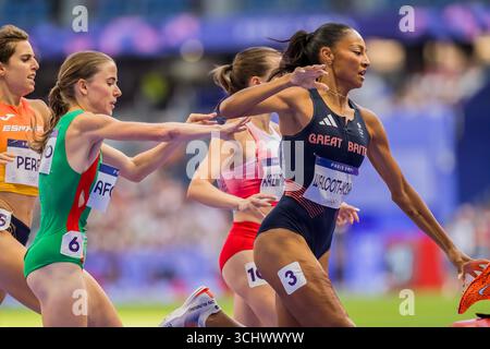 REVEE WALCOTT-NOLAN (GBR), Großbritannien, tritt bei den Olympischen Sommerspielen 2024 in Paris in der 1500-m-Runde 1 der Frauen im Stadion Stade de France an. Stockfoto