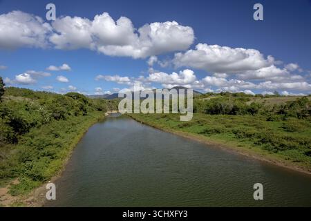 Valle de Los Ingenios mit Fluss, Vinales, Kuba, Pinar del Rio, Kuba Stockfoto