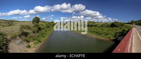 Valle de Los Ingenios mit Fluss, Vinales, Kuba, Pinar del Rio, Kuba Stockfoto